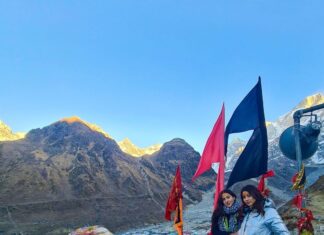 Sara Ali Khan Instagram - Back to where it all began 🙏🏻 🔱 ❄️💗 #jaibholenath #grateful #blessed Kedarnath