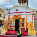 Sara Ali Khan Instagram - Back to where it all began 🙏🏻 🔱 ❄️💗 #jaibholenath #grateful #blessed Kedarnath