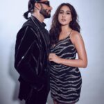 Sara Ali Khan Instagram – Silver and Black 🖤
I’ll always have your back 🫂 
Missing the days of RS and SAK 👯‍♂️
I laugh and make fun, you give me a whack 👋
And that’s I guess how you have my back!😆
@ranveersingh