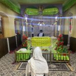 Sara Ali Khan Instagram - Agar firdaus bar roo-e zameen ast, Hameen ast-o hameen ast-o hameen ast. 💟☮️☪️🕉✝️ If there is a paradise on earth, It is this, it is this, it is this. Sarv Dharm Sambhav सर्व धर्म सम भाव #kashmir #jannat #peace #merabharatmahan Kashmir, The Heaven
