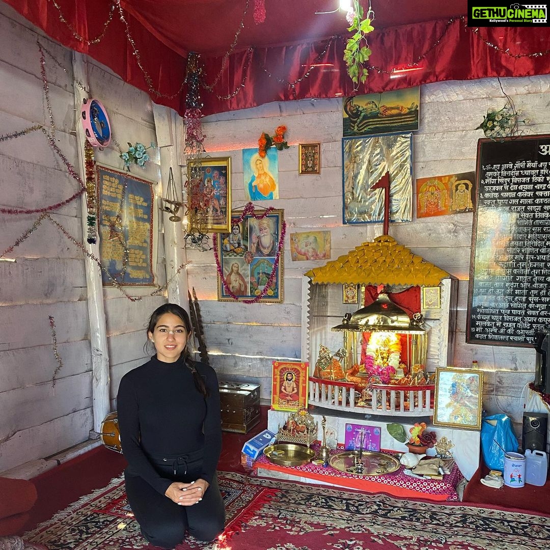 Sara Ali Khan Instagram - Agar firdaus bar roo-e zameen ast, Hameen ast-o hameen ast-o hameen ast. 💟☮️☪️🕉✝️ If there is a paradise on earth, It is this, it is this, it is this. Sarv Dharm Sambhav सर्व धर्म सम भाव #kashmir #jannat #peace #merabharatmahan Kashmir, The Heaven