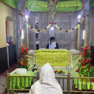 Sara Ali Khan Instagram - Agar firdaus bar roo-e zameen ast, Hameen ast-o hameen ast-o hameen ast. 💟☮️☪️🕉✝️ If there is a paradise on earth, It is this, it is this, it is this. Sarv Dharm Sambhav सर्व धर्म सम भाव #kashmir #jannat #peace #merabharatmahan Kashmir, The Heaven