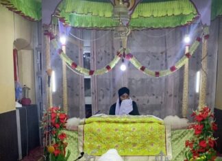Sara Ali Khan Instagram - Agar firdaus bar roo-e zameen ast, Hameen ast-o hameen ast-o hameen ast. 💟☮️☪️🕉✝️ If there is a paradise on earth, It is this, it is this, it is this. Sarv Dharm Sambhav सर्व धर्म सम भाव #kashmir #jannat #peace #merabharatmahan Kashmir, The Heaven