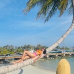 Sara Ali Khan Instagram - Only from the heart can you touch the sky 💕🔆💛🧡🌅 #sunkissed #sunsetlover #sunsetchaser #peace #love #happiness 👙: @stylebyami 📸: @kamiyaah . .. … …. … .. . @patinamaldives @ncstravels #PatinaMaldives #collab Patina Maldives, Fari Islands