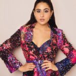 Sara Ali Khan Instagram - Knock knock! Who’s there? 😳 Sara ka favourite beauty destination, Purplle! 😉🥳😮😍💄💅💋 No matter your skin type or skin tone, there’s something for everyone every Indian! 🥰😎🤩 So girls, Ab jo bhi beauty you heart, bindass add to cart! 💜 Sirf Sara ka hi nahi, #HarIndianKaBeautyDestination hai @letspurplle Shop now! #partnership