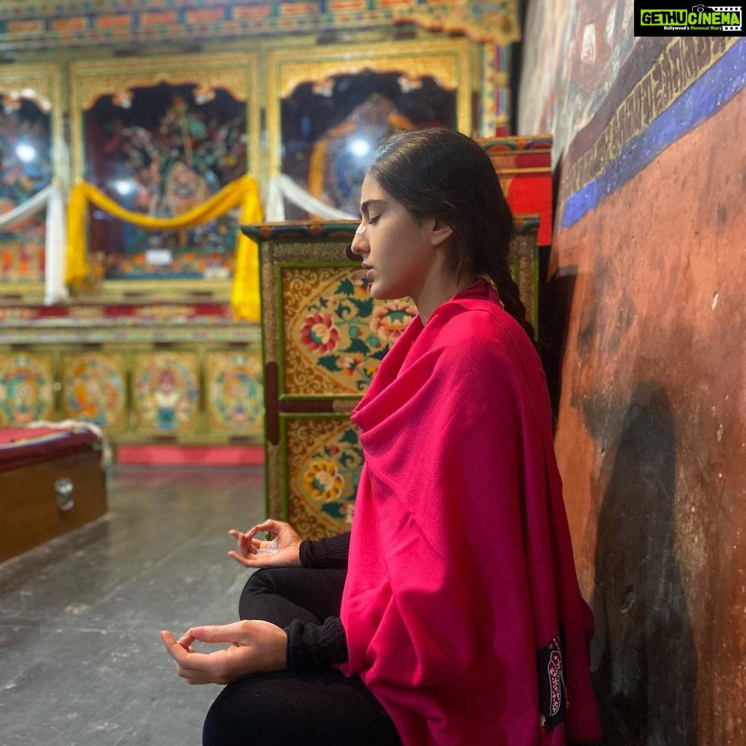 Sara Ali Khan Instagram - 🌄☀️🌙 ☕️🧘♀️☮️🙏🏻 👗: @mashbymalvikashroff Ladakh, India