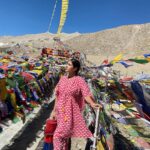 Sara Ali Khan Instagram - प्रकृति सुख शांति ☮️💟🌄 Ladakh, India