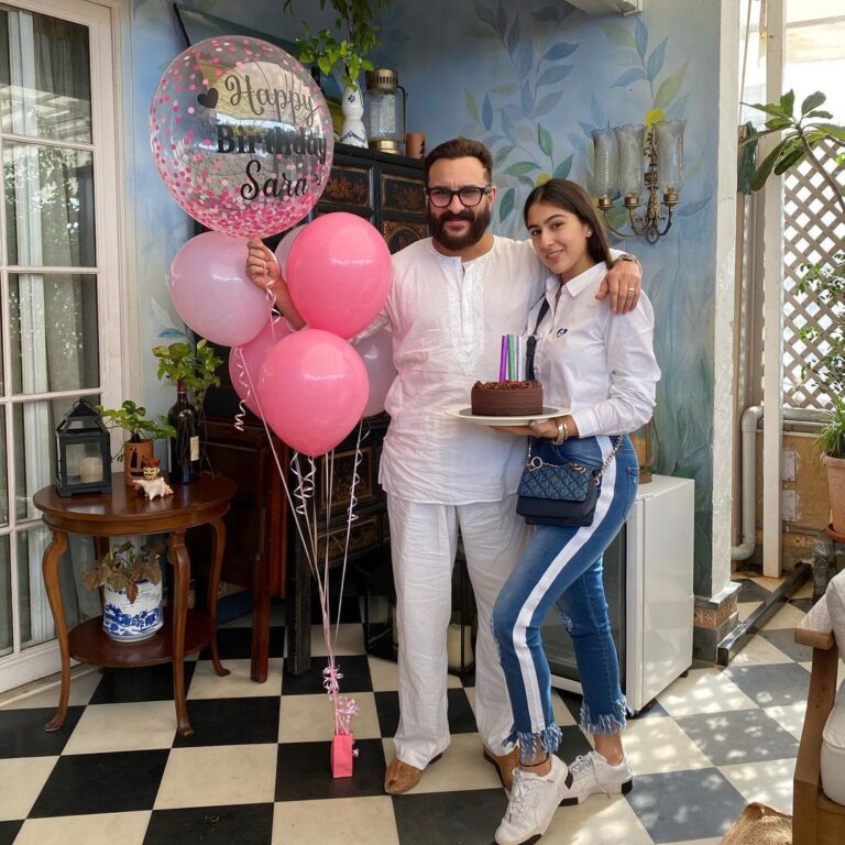 Sara Ali Khan Instagram - Happiest Birthday Abba 🎂🎂 Thank you for being my superhero🦸‍♂️ my smartest friend 🤓 the best conversationalist 📚 the coolest travel buddy 🍝 and one of the biggest support systems 🪨🤗 Love you 💓💓💓