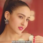 Sara Ali Khan Instagram - My No.1 beauty move? 💋 Watch to know my groove 💃 So thrilled to be a @Colgatein Visible White girl, a brand I always trust for a dazzling smile ❤️😁 It gives me whiter teeth from the first brushing, so I always #DazzleWhiteDazzleRight 💃 ✨✨ #partnership
