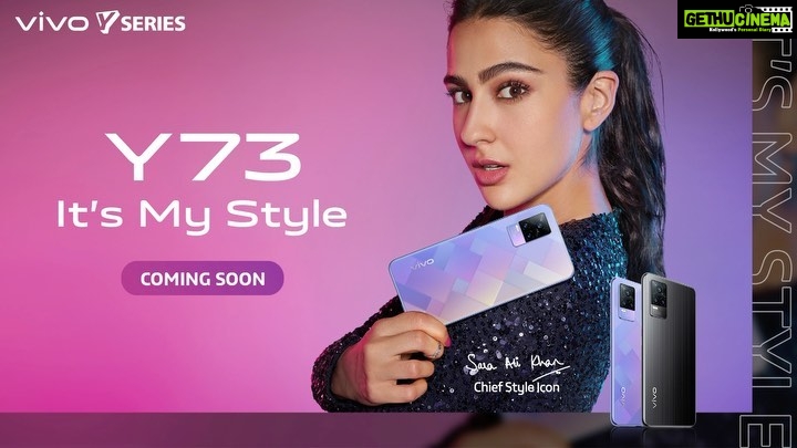 Sara Ali Khan Instagram - Ready, set, smile ๐ธ๐ Time to watch me slay in style ๐๐ค Coming soon, just wait a while โฐโ๏ธ Amazing camera, superb dial Best by far- by a mile ๐ #vivoY73 #ItsMyStyleโ @vivo_india