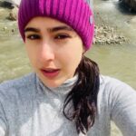 Sara Ali Khan Instagram - Namaste Darshako 🙏🏻 Happy World Environment Day 🌎 🍃🌳🌲🏔🏞 Thank you Mother Nature for the air we breathe, the water we drink, the land we live on and the life we lead. I really hope we can all have more gratitude, respect and appreciation for the planet we live on 🙏🏻