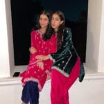Sara Ali Khan Instagram - Powder Pink 💕🛍 Girls in Sync 👩‍❤️‍👩 Go get your size, what’s there to think? 🧠 @powderpinkindia @sara_vaisoha