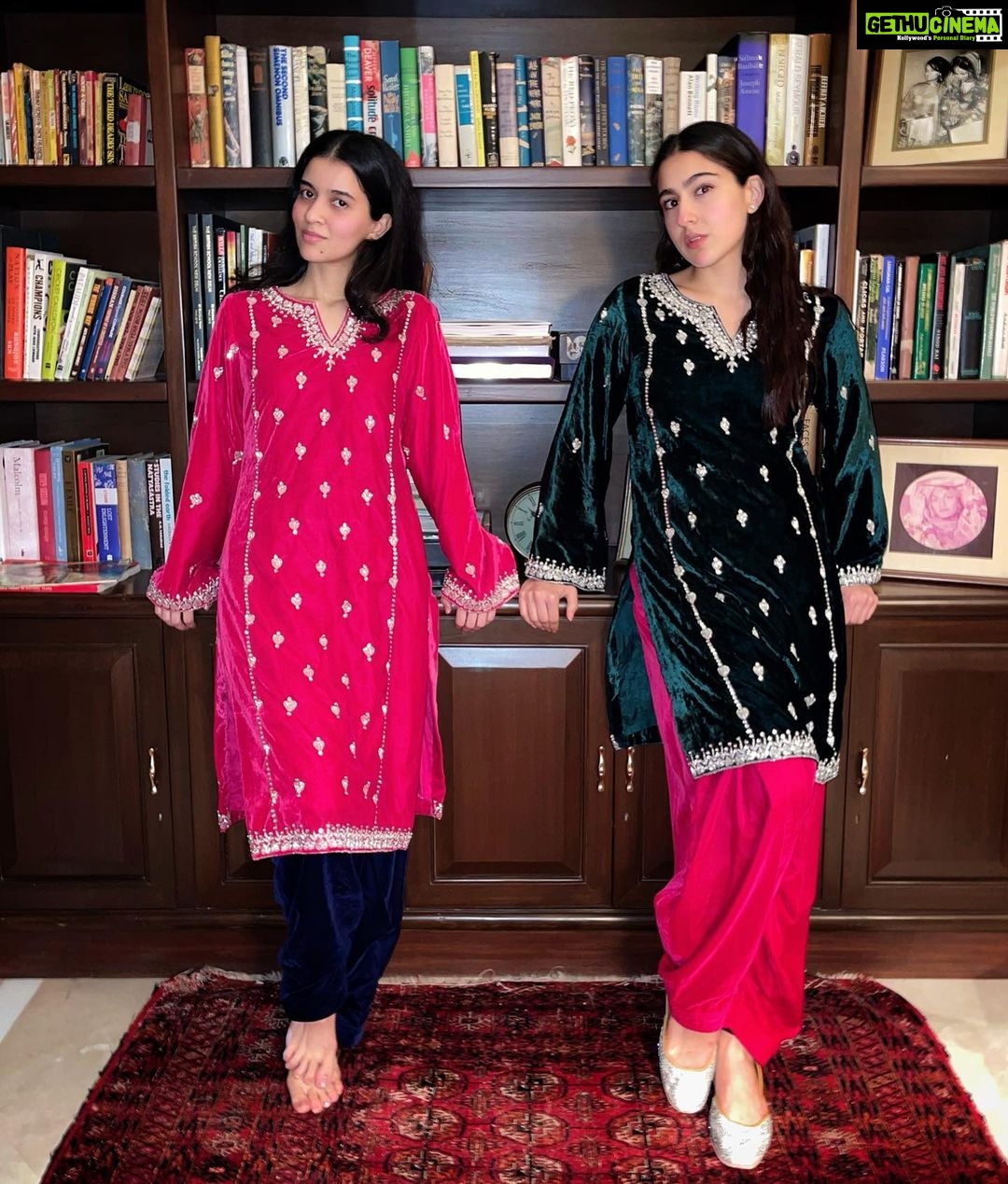 Sara Ali Khan Instagram - Powder Pink ππ Girls in Sync π©ββ€οΈβπ© Go get your size, whatβs there to think? π§ @powderpinkindia @sara_vaisoha