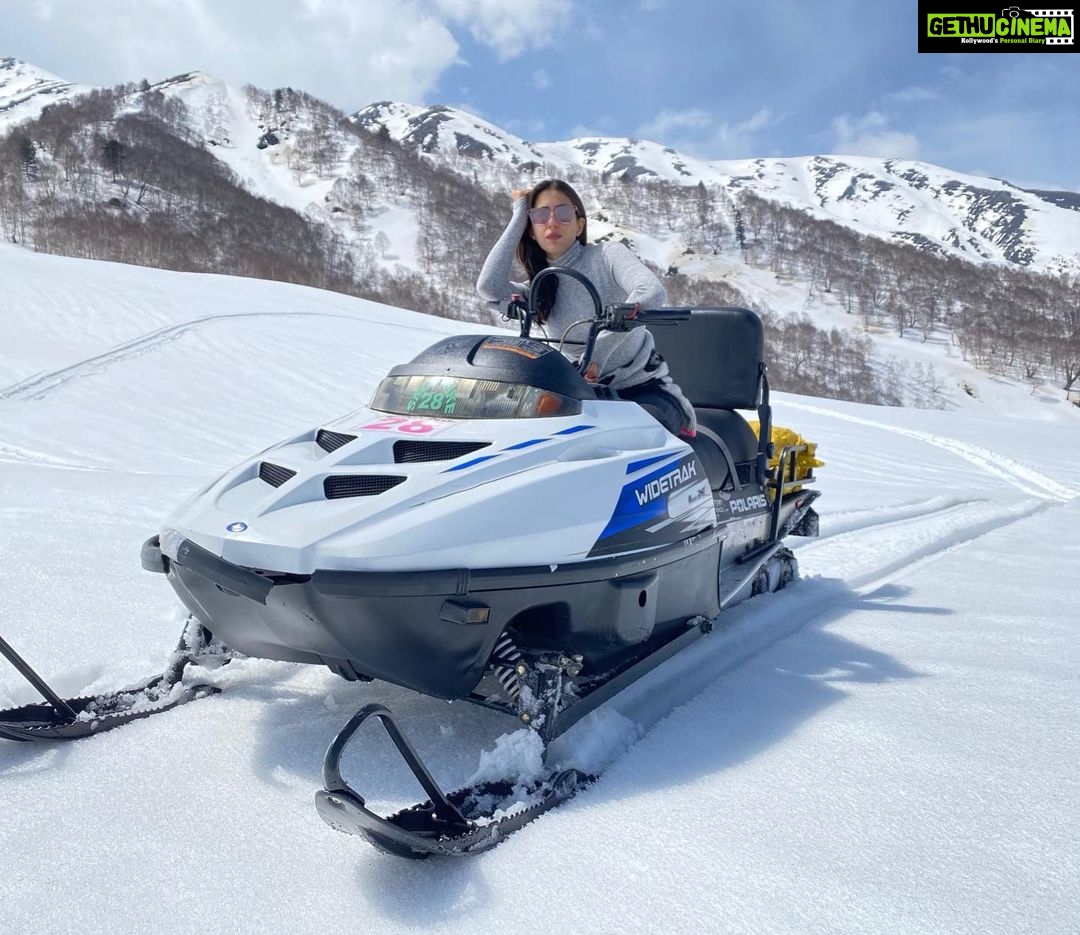 Sara Ali Khan Instagram - The chosen frozen ❄️☃️🏂🏔