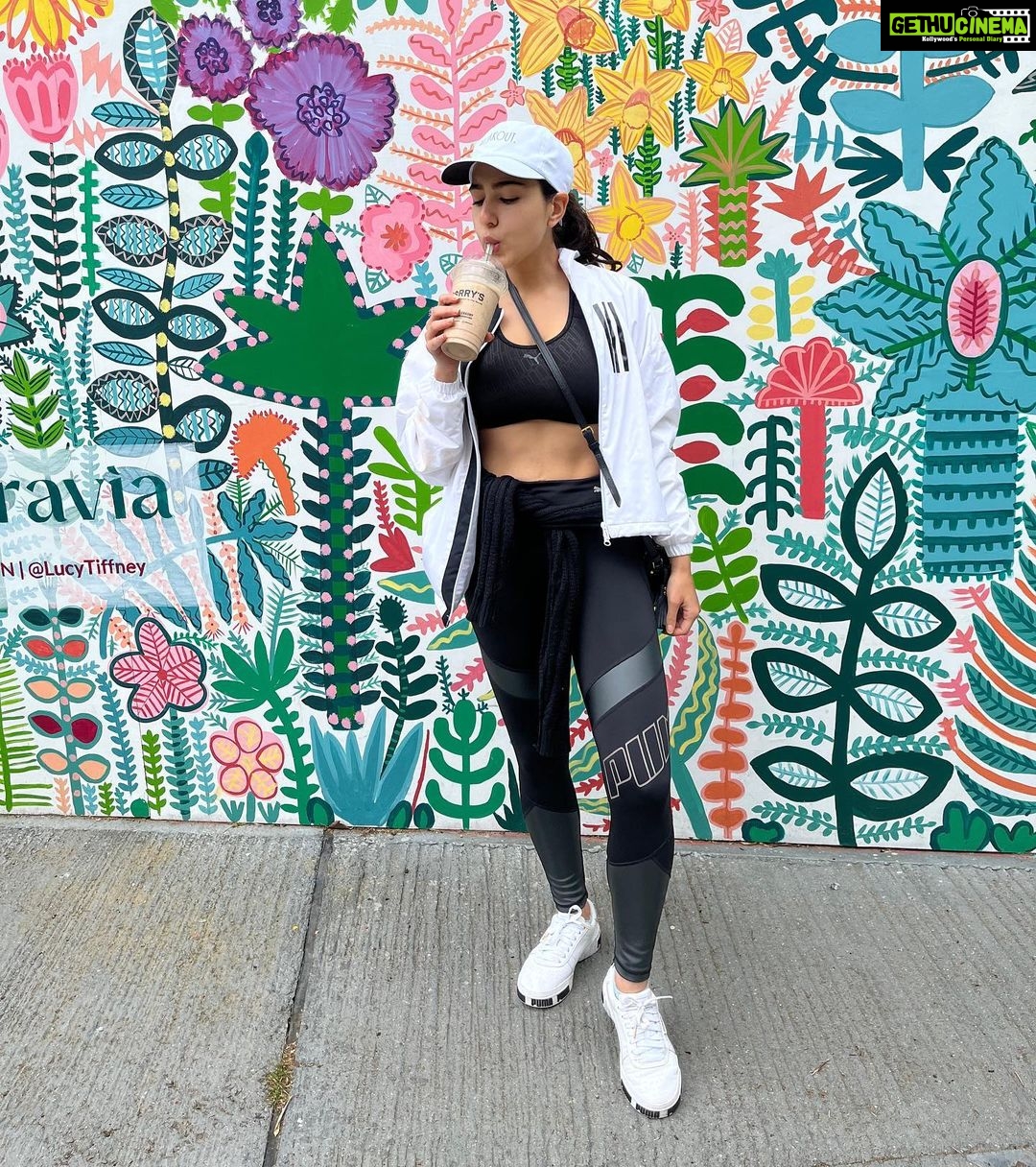Sara Ali Khan Instagram - You donβt take a holiday from work out, you holiday TO work out! π₯ πββοΈποΈββοΈ London, United Kingdom