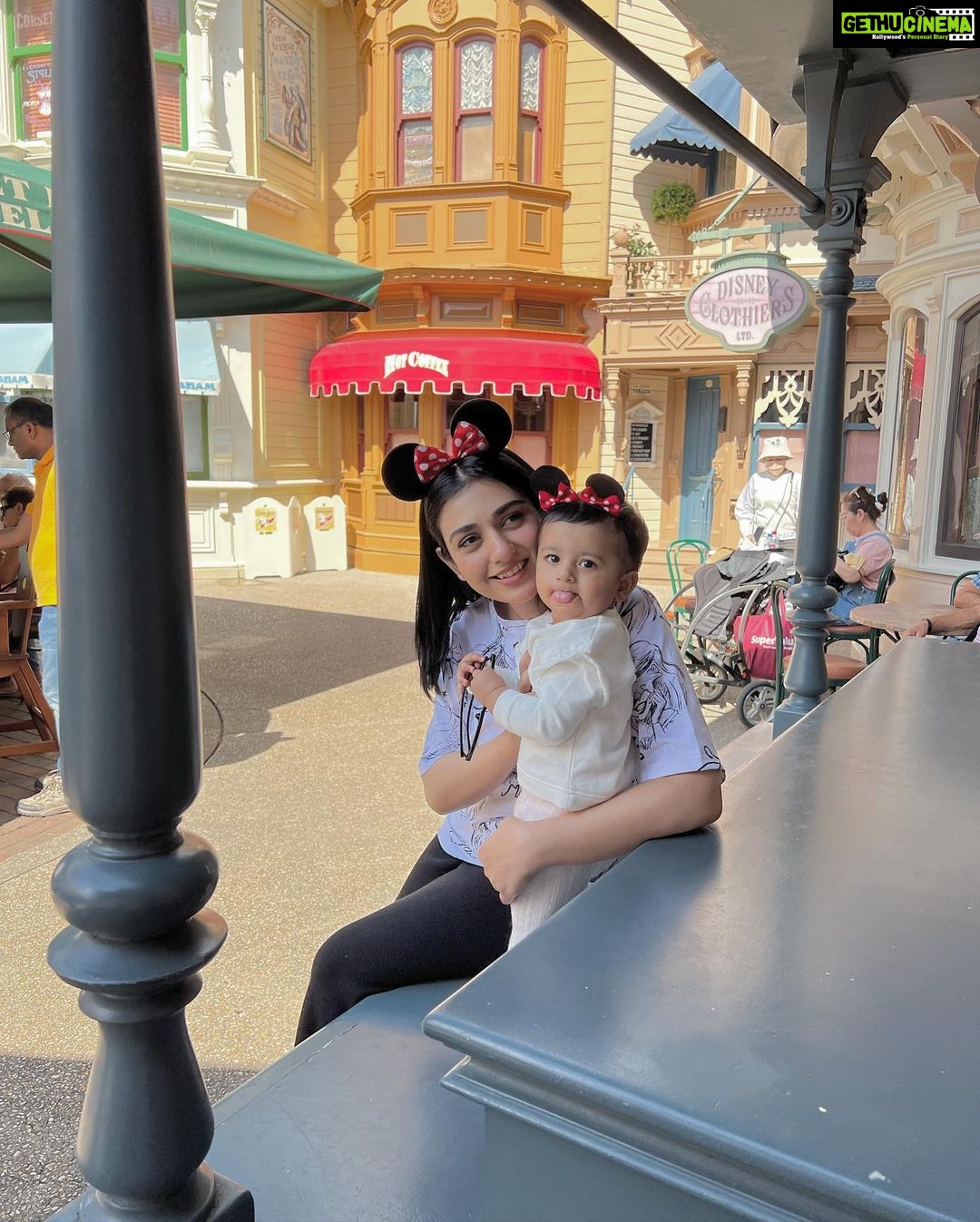 Sarah Khan Instagram - Disneyland Paris 💕🥹