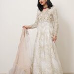 Sarah Khan Instagram - A beautiful outfit by @mysiebytahira, perfect for the summer weddings.