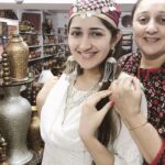 Sayyeshaa Saigal Instagram - Kashmir ki kali! 😋 Some fun with mommy!❤️🧿 #kashmir#holiday#funtimes#makingmemories#love#kashmiri#dressup