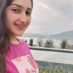 Sayyeshaa Saigal Instagram - There’s just something about #Kashmir that makes your heart calm and your soul smile! Beauty at its best!! Haven’t felt so relaxed in the longest time! ❤️ #heavenonearth#kashmir#srinagar#beautiful#nature#love#holiday#family#unwind#relax Srinagar, Jammu and Kashmir