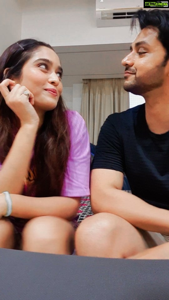 Shakti Arora Instagram - Kaun jayada cute hai? . . Mera naam nai likhne valo se mein katti hun already 😛 . . . . . . #funnyvideos #couple #reelsvideo