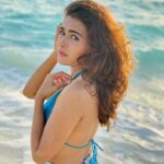 Shalini Pandey Instagram - Sun & Sand 🌊🐚🏝🍍🍉 #Maldives #WaterBaby #BeachDay