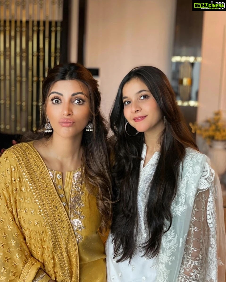 Shama Sikander Instagram - It was a family filled Eid , hope you all are in good health and are in living in love and gratitude 🙏🏻😇 . . . #Eidmubarak #eidaladha #family #celebration #happiness #health #gratitude #blessed Mumbai, Maharashtra