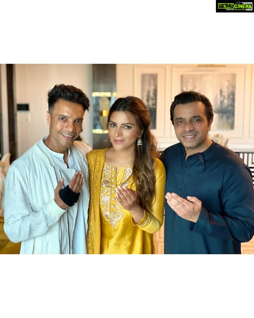 Shama Sikander Instagram - It was a family filled Eid , hope you all are in good health and are in living in love and gratitude 🙏🏻😇 . . . #Eidmubarak #eidaladha #family #celebration #happiness #health #gratitude #blessed Mumbai, Maharashtra