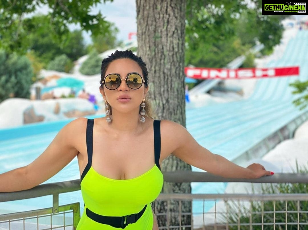 Shama Sikander Instagram - One day you'll be at the place you always wanted to be, keep believing..... . . . #beautiful #nature #gratitude #love #happiness #motivation #positivevibes #inspiration #believe #blessed Orlando, Florida