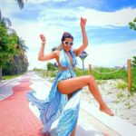 Shama Sikander Instagram - This is my happy dance 💃🏻 😁🥰😇 . . . #dance #happy #crazy #love #miami #usa #trending #fun #fashion #happiness #travellife Miami, Florida