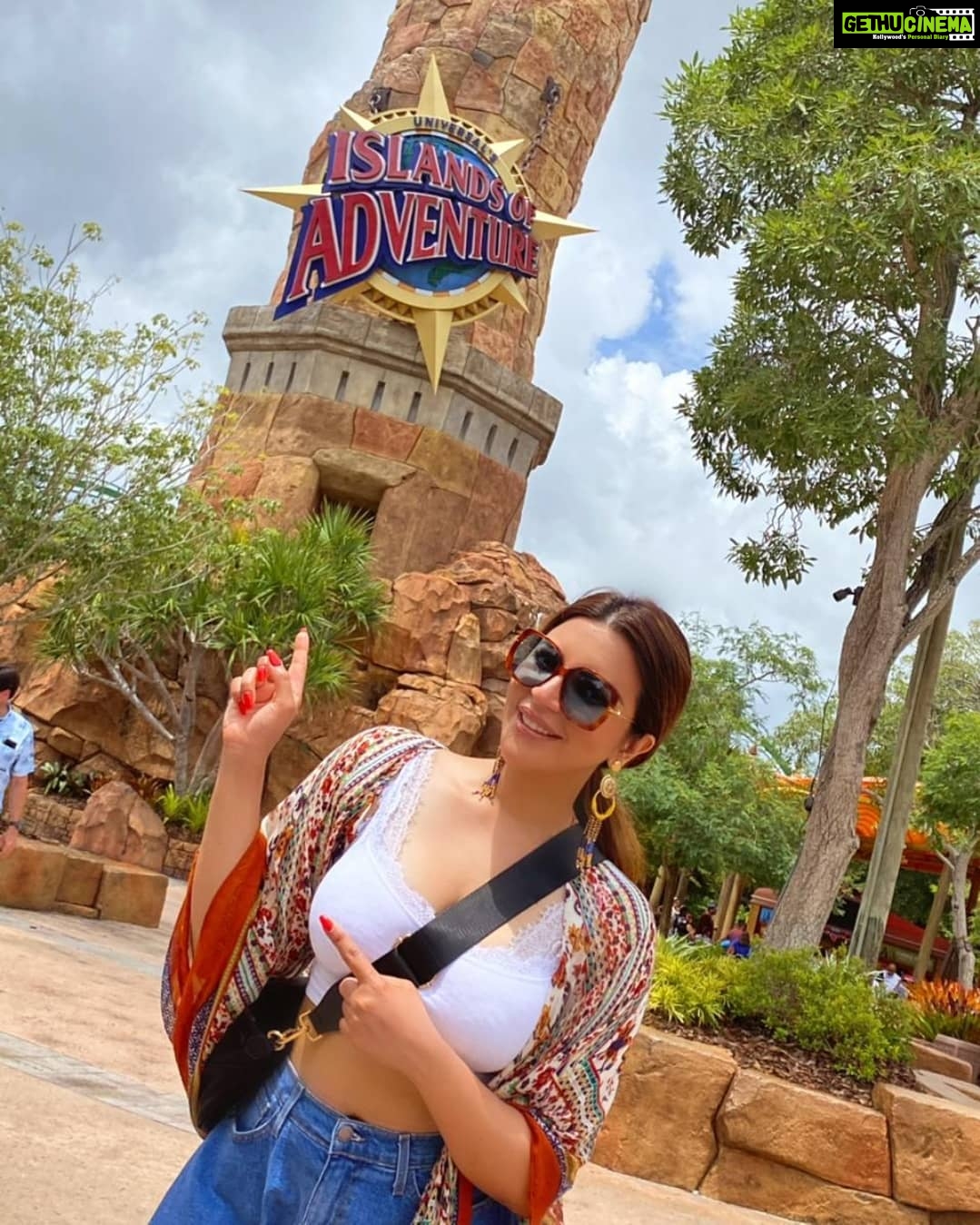 Shama Sikander Instagram - Life is an adventure and i am adventurous ππ.... . . . #adventure #islandofadventure #travel #nature #explore #jurassicpark #wanderlust #love #beautiful #trip #picoftheday #adventuretime Island of Adventures, Orlando Florida