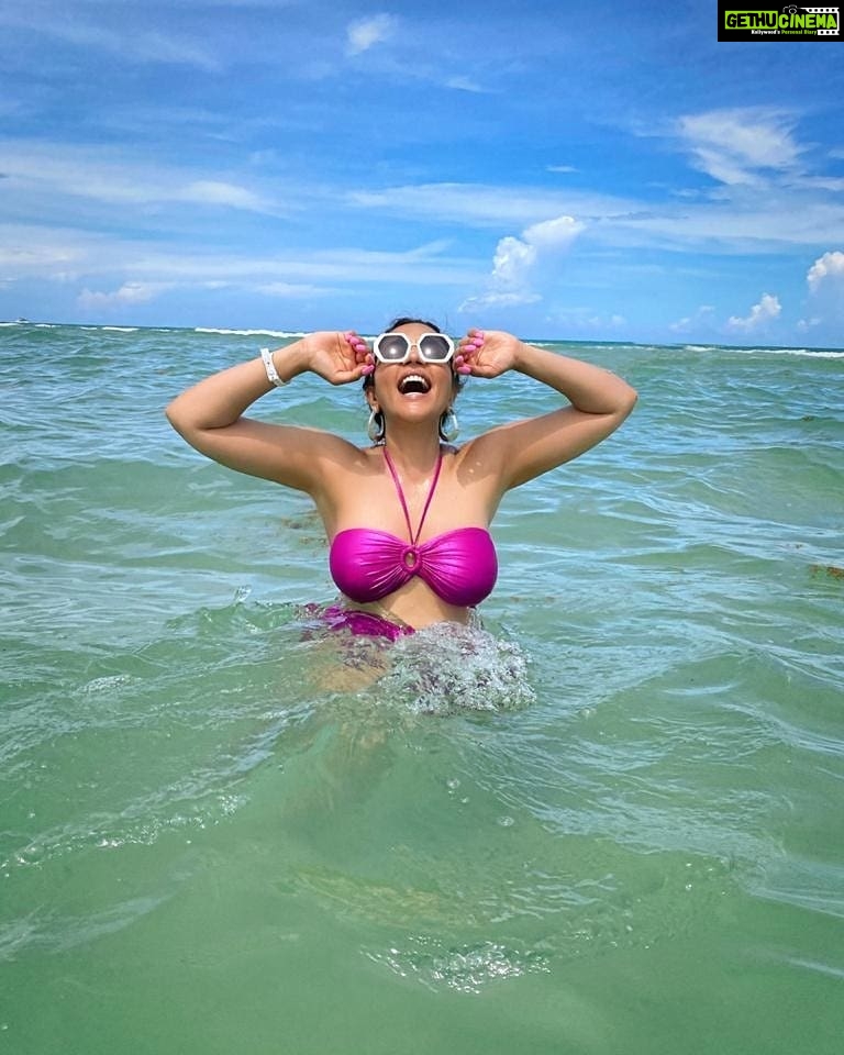 Shama Sikander Instagram - A heart full of love, A life full of colors Nothing else is required 😇❤️🥰 Leave a ❤️ if you like pic no 1, Leave a comment if you like pic no 2 😇 . . . #beach #miami #summer #sea #nature #love #photography #beachlife #ocean #vacation #sky #waves #sand #fashion #bikini Miami, Florida