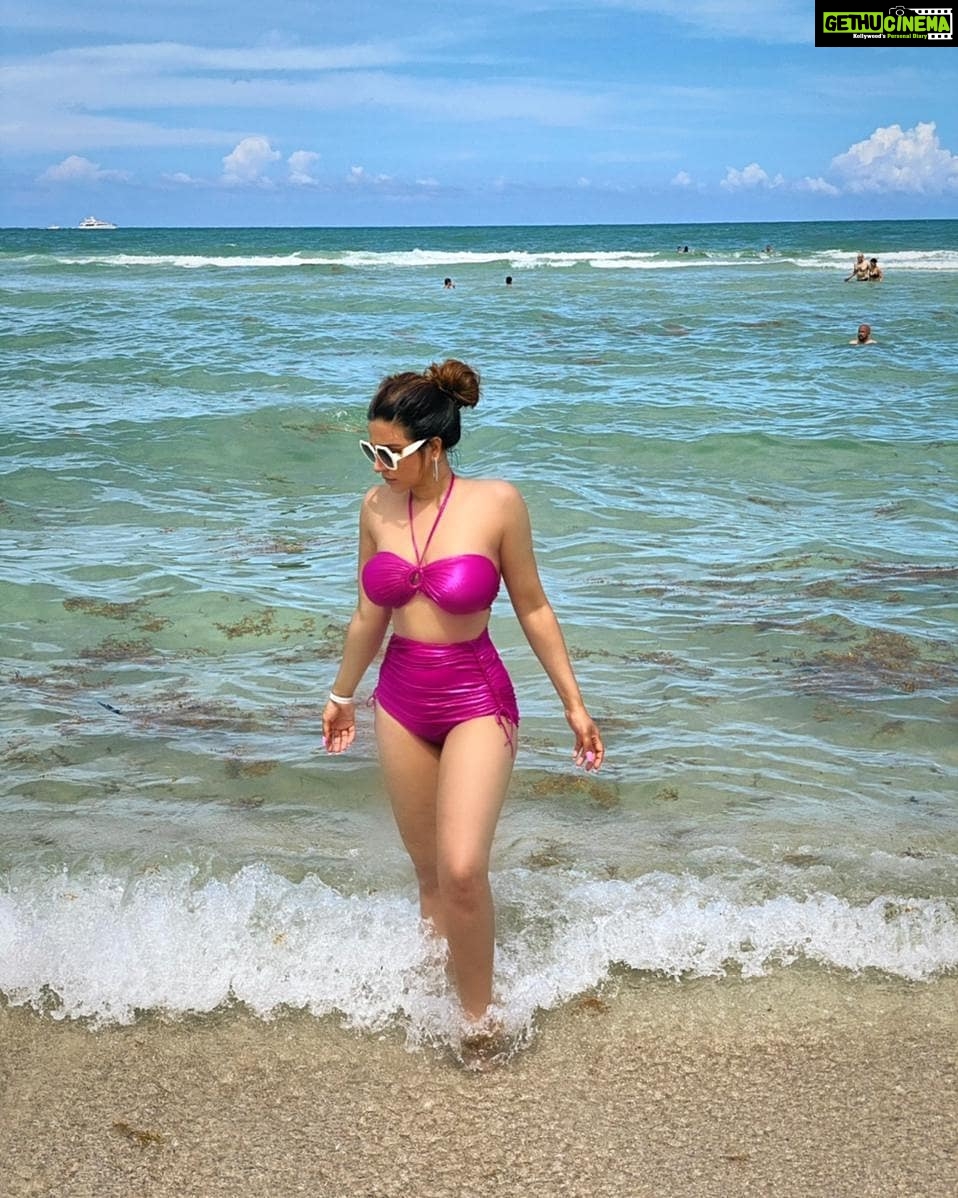 Shama Sikander Instagram - And then the ocean became my best friend and we played together for hours🥰❤️ . . . #beach #travel #summer #sea #nature #love #photography #beachlife #ocean #photooftheday #instagood #beautiful #travelphotography #vacation #sky #waves #sand #fashion #bikini Miami, Florida