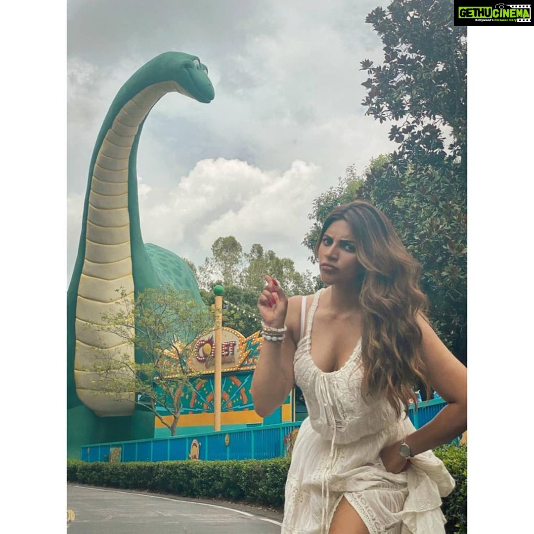 Shama Sikander Instagram - As I Promised.....😃 Here's some other Pictures of #Avatarland 😍 Swipe Right ➡️ To Check them Out 😇 Let me know which one is your favorite in the comments below ❤️ . . . #love #adventure #avatarland #beautiful #nature #beauty #holiday #smile #travel #vacation #happiness #usa Orlando, Florida