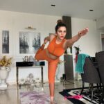 Shama Sikander Instagram - Happy International Yoga Day🧘‍♀️😇.... . . . #internationalyogaday #yogaday #meditation #trending #yogapractice #yogalove #yogainspiration #peace #happy #calm #mindset #mindfulness #soul Mumbai, Maharashtra