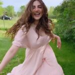 Shama Sikander Instagram - Nature is freedome.... 🥰🥰🥰 #free #freedom #nature #lover #lovenature #reels #reelsinstagram #natureshots #saturdayvibes #travel #traveldiaries #usa #ohio #southington #farmington #greenfeilds #reelitfeelit