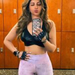 Shama Sikander Instagram - Being goofy in the dressing room.... Leave a ❤️ if you do the same in your gym 🤓 . . . #fitness #gym #workout #motivation #picoftheday #dressingroom #fit #health #lifestyle #goals