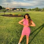 Shama Sikander Instagram – It is so often the small things: a Smell, a sound, a piece of light, the leaves of a tree in the wind. That make up the essence of a moment in time…..
.
.
.
#beautiful #nature #gratitude #love #happiness #motivation #positivevibes #inspiration #believe #blessed Ohio , U.S.A