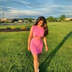 Shama Sikander Instagram - It is so often the small things: a Smell, a sound, a piece of light, the leaves of a tree in the wind. That make up the essence of a moment in time..... . . . #beautiful #nature #gratitude #love #happiness #motivation #positivevibes #inspiration #believe #blessed Ohio , U.S.A