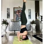 Shama Sikander Instagram - Definition of Yoga 🧘‍♀️ Yoga is a physical, mental and spiritual practice that originated in ancient India. The word yoga is derived from the Sanskrit root yuj, meaning “to yoke,” or “to unite”. The practice aims to create union between body, mind and spirit, as well as between the individual self and universal consciousness. Such a union tends to neutralize ego-driven thoughts and behaviours, creating a sense of spiritual awakening…. International yoga divas par aap sabko mera shat shat pranam🙏🏻😇 Aur bahot bahot aabhar mere guruwon ka jinki madad se meri ye journey yahan tak pahunchi thank you @chaitanyatirth and @rohitflowyoga 🙏🏻🙏🏻 . . #happyinternationalyogaday #yoga #yogaday2022 #internationalyogaday #motivation #strength #positivity #blessed #shamasikander Mumbai, Maharashtra
