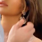 Shama Sikander Instagram - #mood....🥰 #love #romance #reels #reelsinstagram #reelitfeelit #reelkarofeelkaro #reelsindia #reelsvideo #punjabi #punjabisongs #lovethis #intenselove ❤️😇#gratitude @jamesmilliron