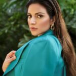 Shama Sikander Instagram - There's always a glimmer in those who have been through the dark.... 📸 Photographer:- @nikhil.p.sawant MakeUp & Hair:- @swatidedhia_makeup . . #photoshoot #style #bollywood #trending #drama #fashion #queen #motivation #inspiration #success #mindset #peace Mumbai, Maharashtra