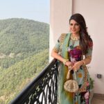Shama Sikander Instagram - Thoda hindustan thoda paris….🥰 #loveit #shamasikander #wedding #fun #fashion #indianfashion #ootd #trendingreels