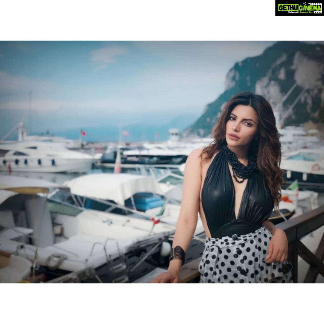 Shama Sikander Instagram - Capri memories...🥰 . . . #travel #fashion #vacation #style #beautiful #wonderful #place #throwback #capri #italy Capri, Italy