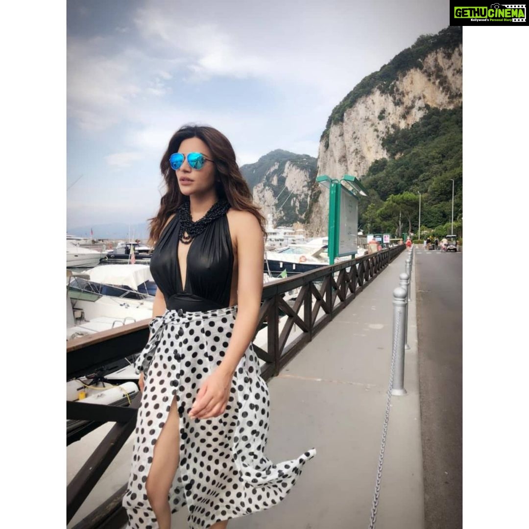 Shama Sikander Instagram - Capri memories...🥰 . . . #travel #fashion #vacation #style #beautiful #wonderful #place #throwback #capri #italy Capri, Italy