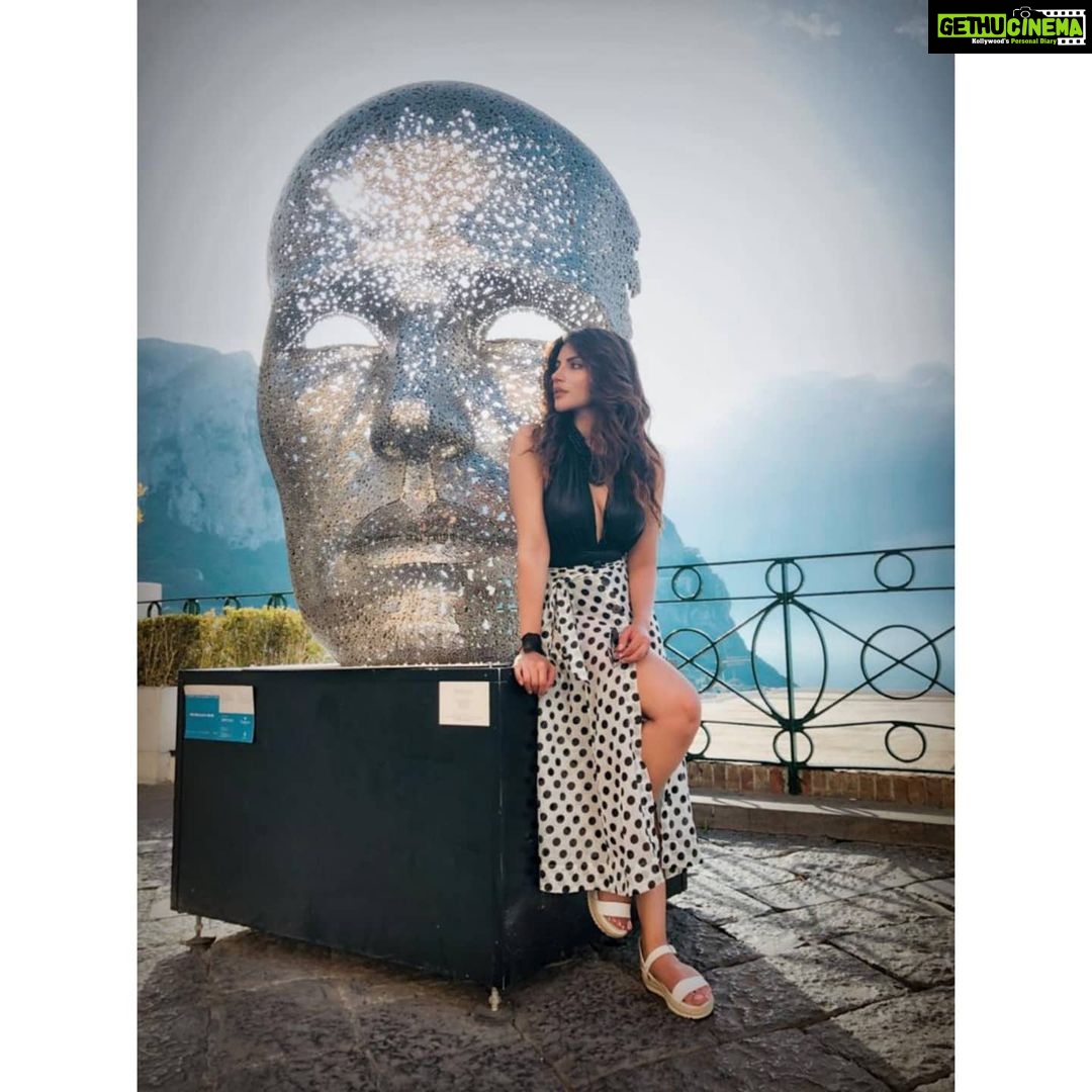 Shama Sikander Instagram - Capri memories...🥰 . . . #travel #fashion #vacation #style #beautiful #wonderful #place #throwback #capri #italy Capri, Italy