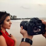 Shama Sikander Instagram – Shades of red….🥰❤️
.
.
.
#passion #love #happiness #beach #life #photography Mumbai, Maharashtra