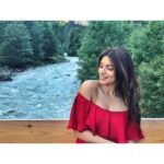 Shama Sikander Instagram – Nature is calling meeee…..i hear you …. i feel you…. i miss you😇🥰

Mother Earth has such healing powers , it just wraps us in its invisible arms and nourishes us, our souls, our being…. i am so grateful to be living, breathing on this beautiful planet and I’m soooo grateful universe chose me for this…😇🙏🏻🥰 
.
.
#nature #travellife #mountains #adventure #grateful #peace #throwback #buddha #serene #mondayblues Lauterbrunnen, Switzerland