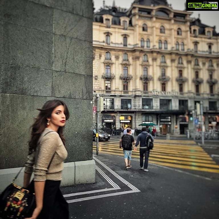 Shama Sikander Instagram - move, pause, keep moving... 😇 . . #travel #fashion #happiness #beautiful #vacation #move #pause #moving #wonderful_places I #me #style #gorgeous #beauty #believe #selflove #tbt #peace #goodvibes #switzerland #europe Luzern, Switzerland