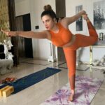 Shama Sikander Instagram – Definition of Yoga 🧘‍♀️

Yoga is a physical, mental and spiritual practice that originated in ancient India. 

The word yoga is derived from the Sanskrit root yuj, meaning “to yoke,” or “to unite”. The practice aims to create union between body, mind and spirit, as well as between the individual self and universal consciousness. Such a union tends to neutralize ego-driven thoughts and behaviours, creating a sense of spiritual awakening….

International yoga divas par aap sabko mera shat shat pranam🙏🏻😇 
Aur bahot bahot aabhar mere guruwon ka jinki madad se meri ye journey yahan tak pahunchi thank you @chaitanyatirth and @rohitflowyoga 🙏🏻🙏🏻
.
.
#happyinternationalyogaday
#yoga #yogaday2022 #internationalyogaday #motivation #strength #positivity #blessed #shamasikander Mumbai, Maharashtra