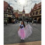 Shama Sikander Instagram - Alice in wonderland.....🥰🥰 .when the sky was happy and showering its abundance 😇😇😇 . #fairytale #disney #fairy #love #adventure #magical #beautiful #princess #nature #beauty #holiday #days #smile #travel #vacation #actorlife #traveltheworld